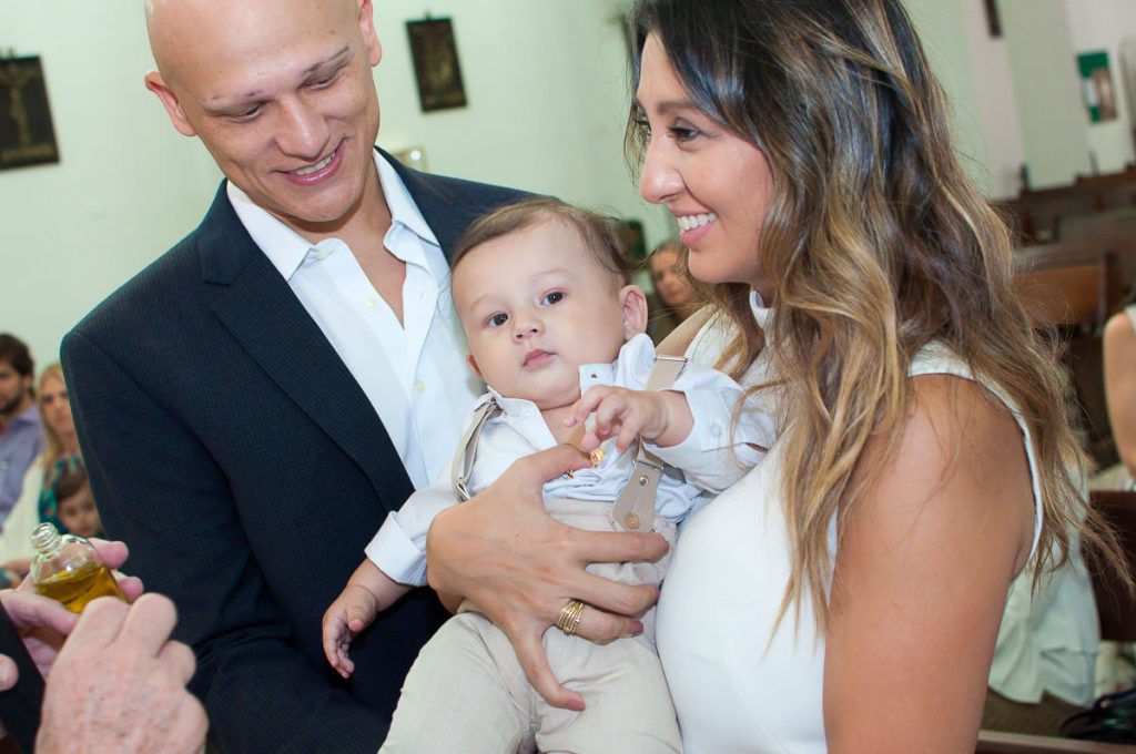 Veja os melhores trabalhos em cerimônias de batizado da LuPorfirio Fotografia, especializada em famílias e eventos infantis