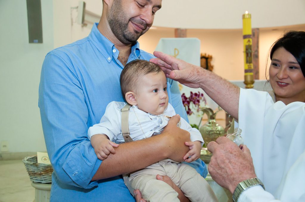Veja os melhores trabalhos em cerimônias de batizado da LuPorfirio Fotografia, especializada em famílias e eventos infantis