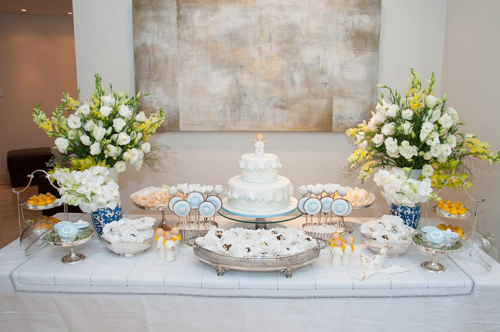 Veja os melhores trabalhos em cerimônias de batizado da LuPorfirio Fotografia, especializada em famílias e eventos infantis