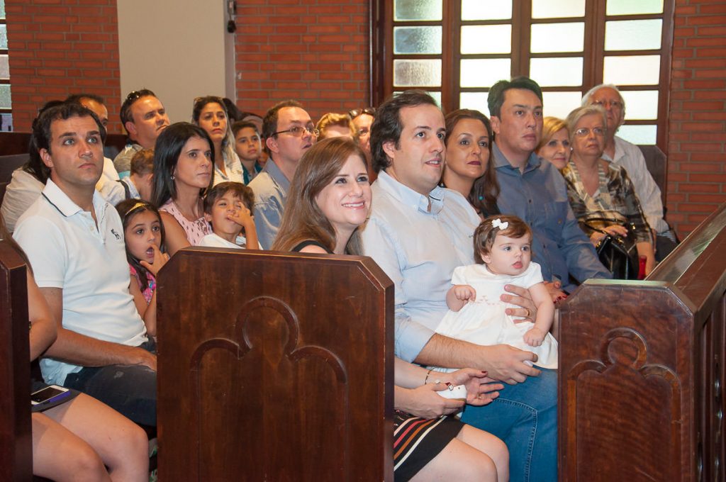 Veja os melhores trabalhos em cerimônias de batizado da LuPorfirio Fotografia, especializada em famílias e eventos infantis