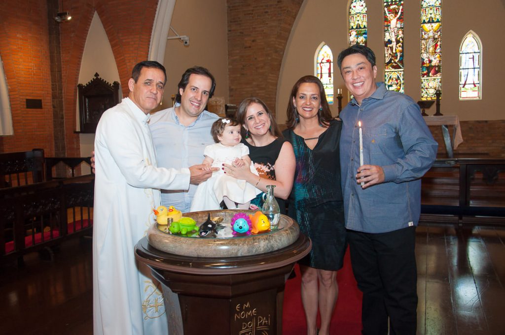 Veja os melhores trabalhos em cerimônias de batizado da LuPorfirio Fotografia, especializada em famílias e eventos infantis