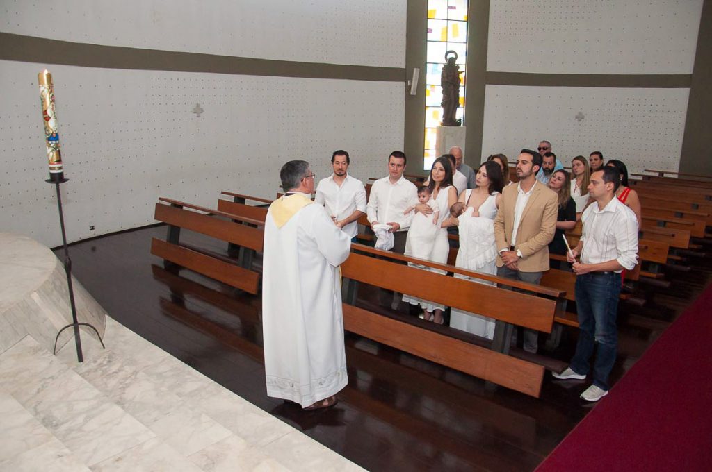 Veja os melhores trabalhos em cerimônias de batizado da LuPorfirio Fotografia, especializada em famílias e eventos infantis